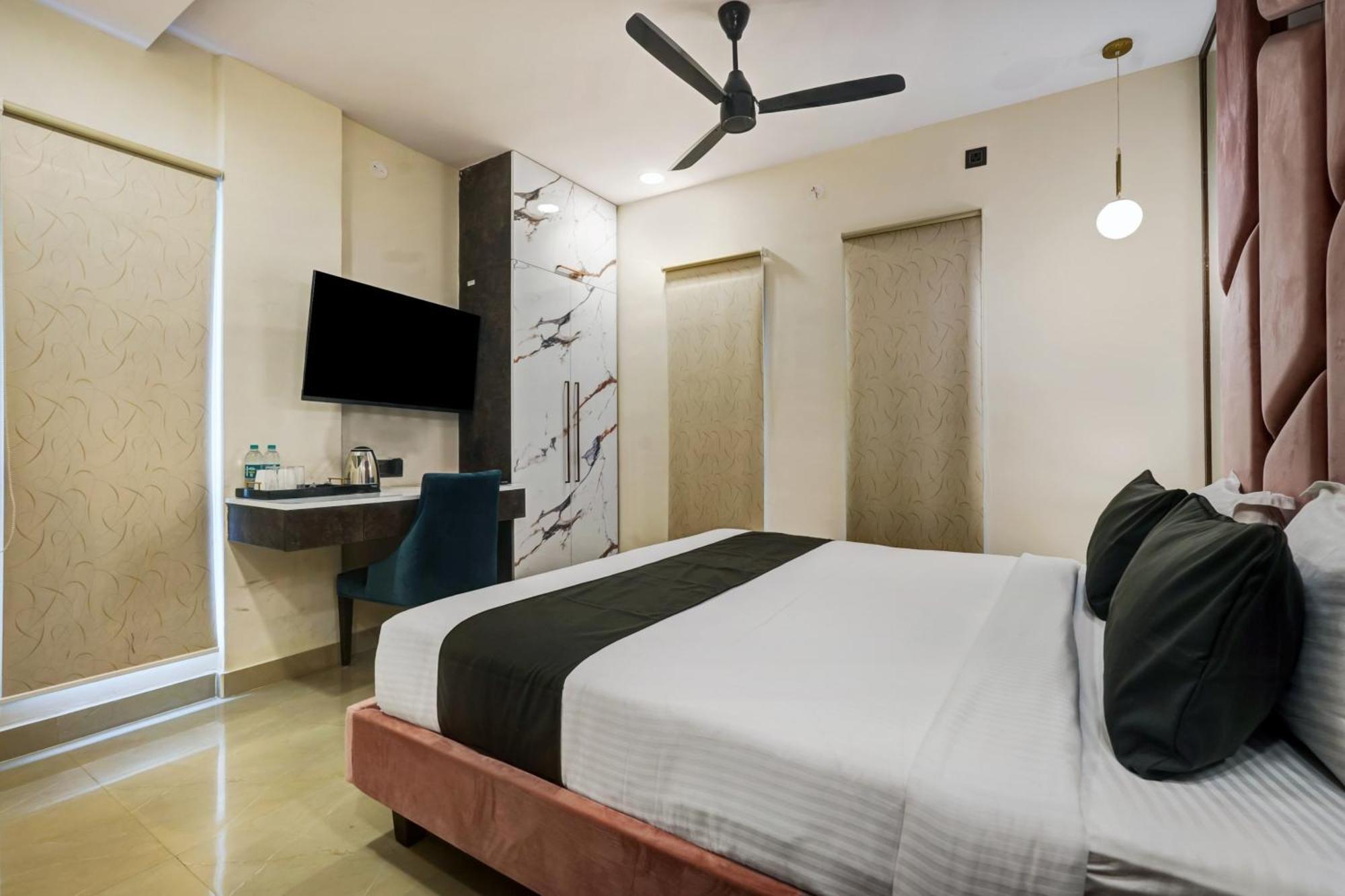 Astra Hotels & Suites - Koramangala Bangalore Buitenkant foto