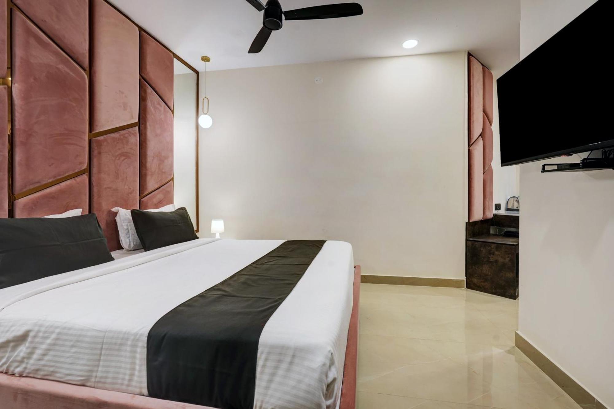 Astra Hotels & Suites - Koramangala Bangalore Buitenkant foto