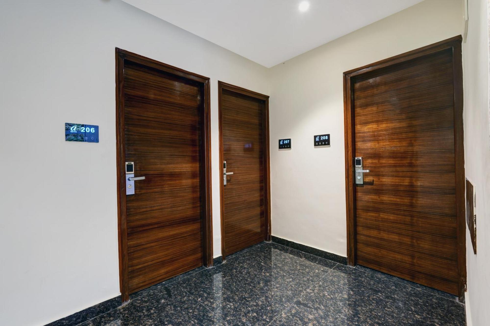 Astra Hotels & Suites - Koramangala Bangalore Buitenkant foto