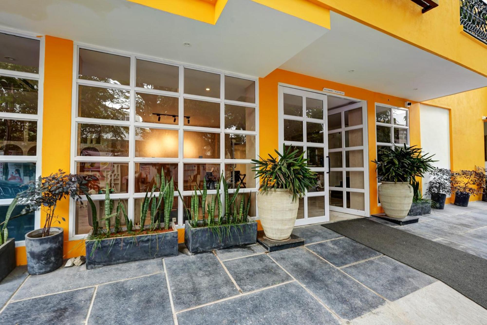 Astra Hotels & Suites - Koramangala Bangalore Buitenkant foto