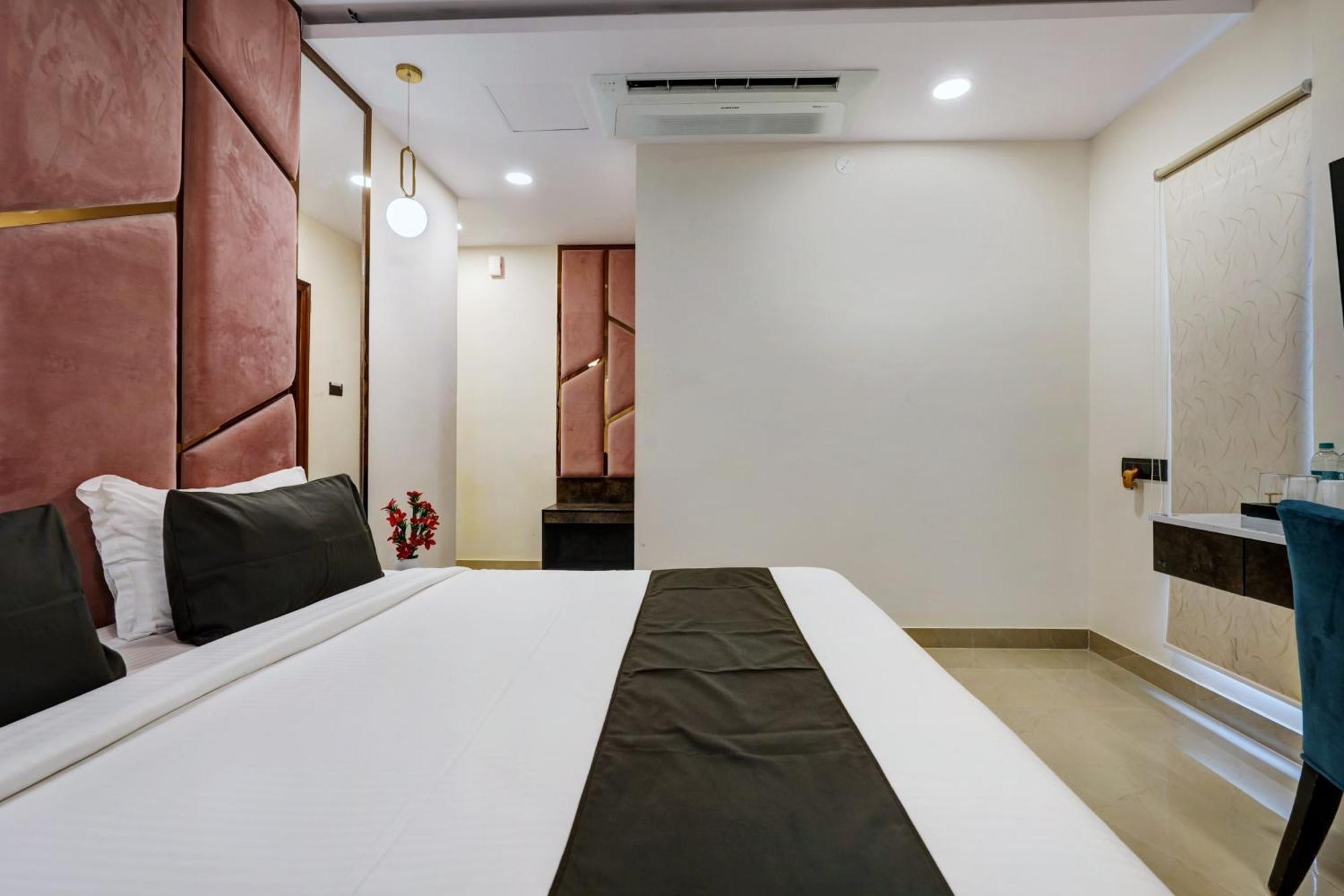 Astra Hotels & Suites - Koramangala Bangalore Buitenkant foto