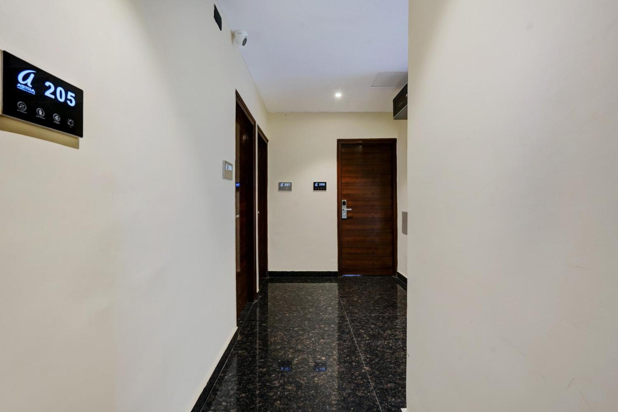 Astra Hotels & Suites - Koramangala Bangalore Buitenkant foto